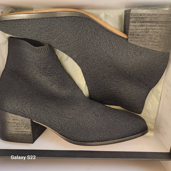 Eileen Fisher Black Paron Crepe Stretch Wedge Booties. NIB. Size Various - Picture 10 of 13